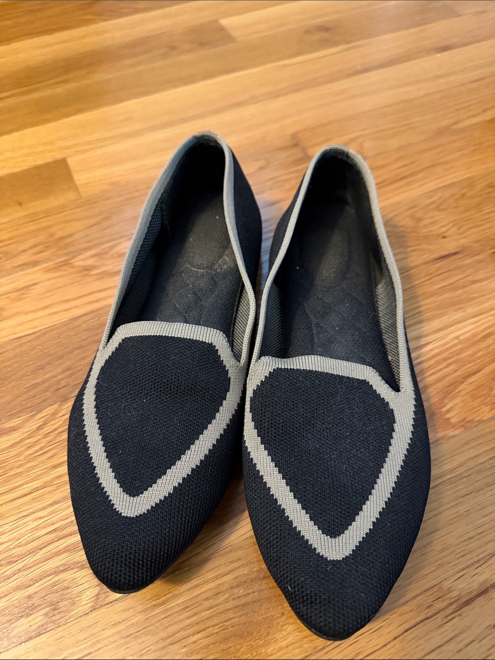 Women's Black and TanPointed Knit Flats